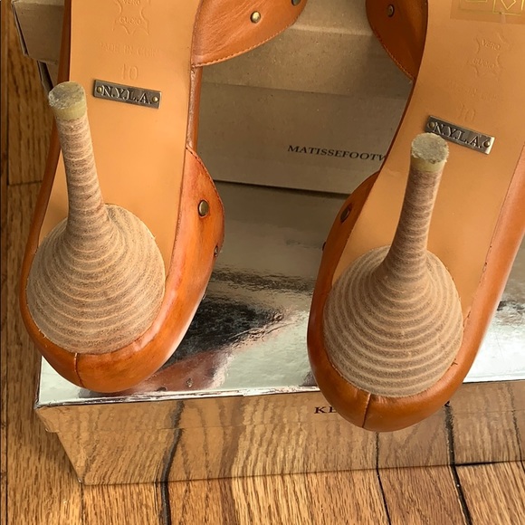 N.Y.L.A. Caramel Pumps - Picture 5 of 7